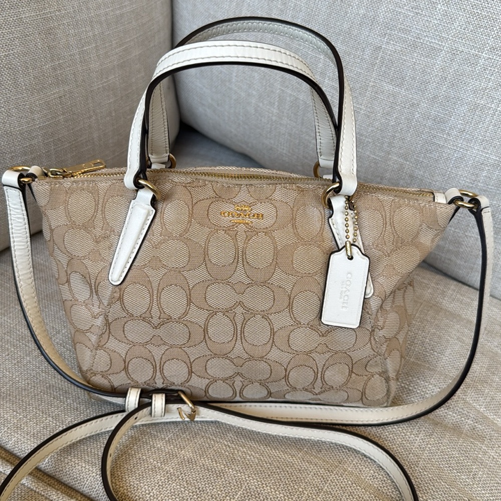Coach Kelsey Satchel In Signature Canvas